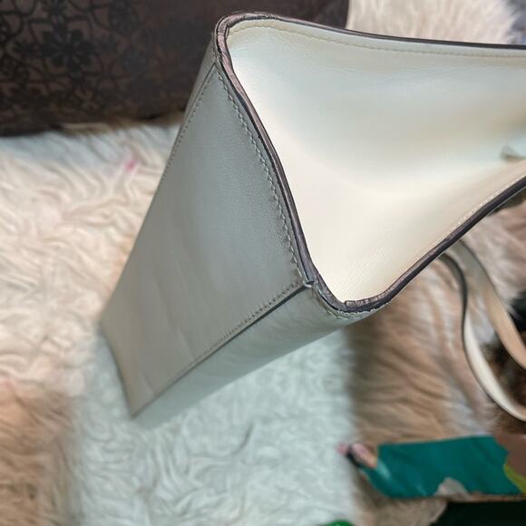 Gucci Ivory Leather tote / Hand Bag in good condition, comes with a COA - Picture 6 of 9